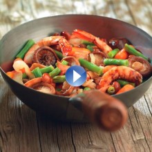 Receta de Langostinos y verduras wok