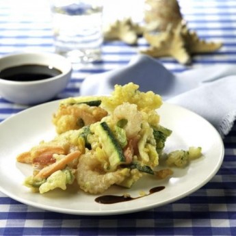 Gambas y verdura en tempura crujiente