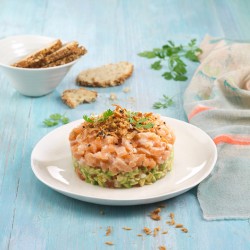 Tartar de salmón con guacamole