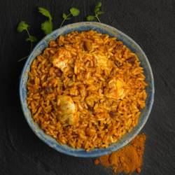 Salteado de verduras con pollo y arroz al curry