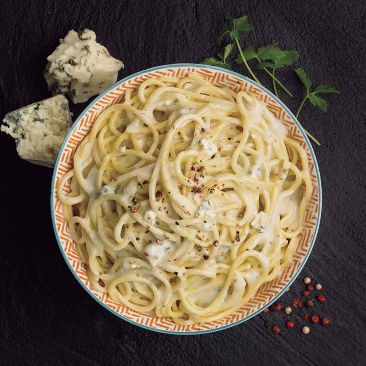Spaghetti marinera con braseado de verduras y gambas