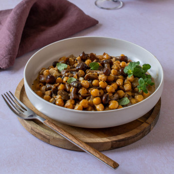 Garbanzos con carbonara de setas